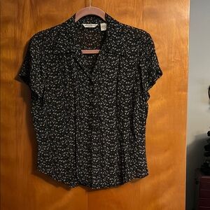 Eddie Bauer Petite Black Floral Button Down Shirt